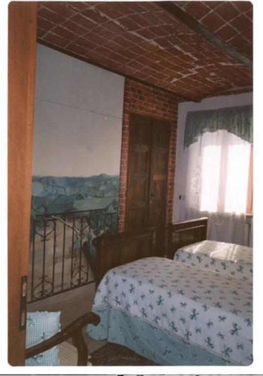 Bed and Breakfast Il Grappolo Mongardino Habitación foto