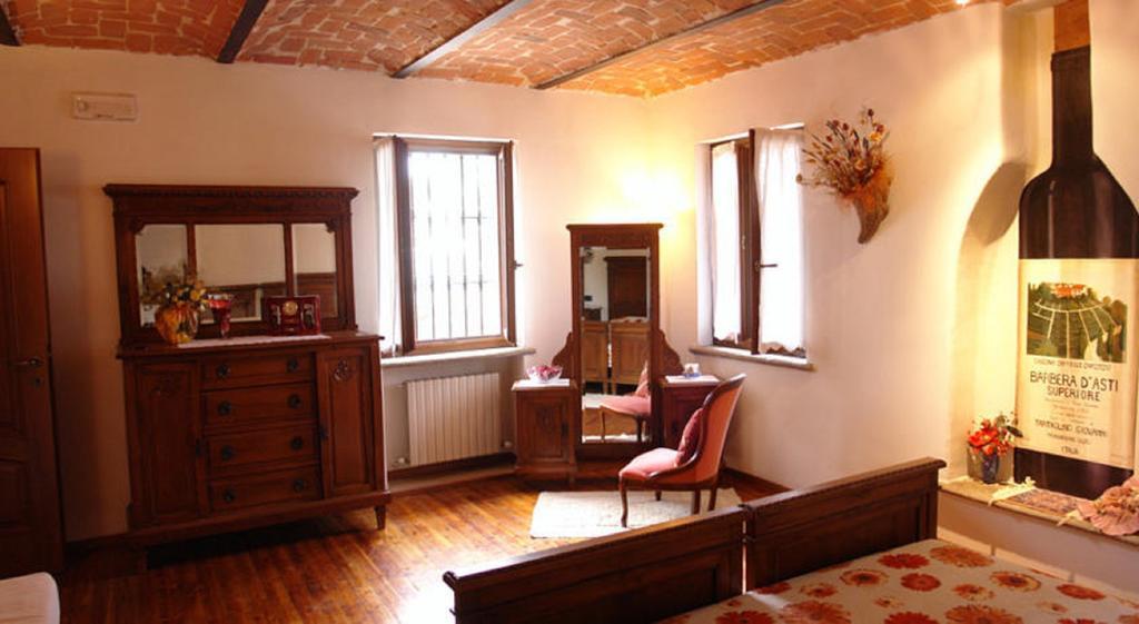 Bed and Breakfast Il Grappolo Mongardino Habitación foto