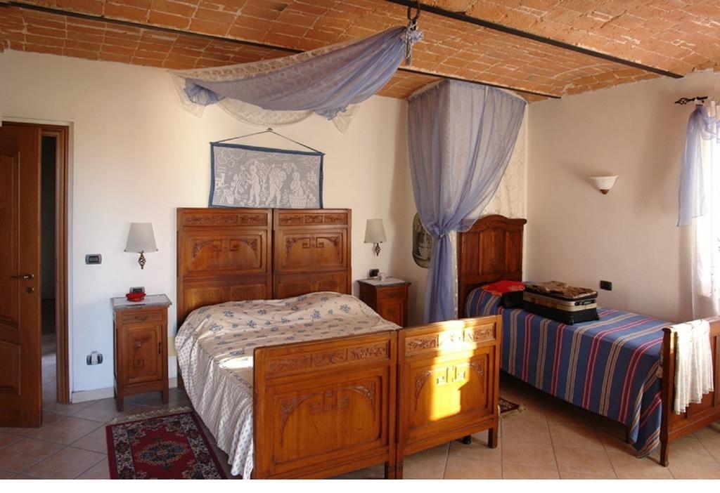 Bed and Breakfast Il Grappolo Mongardino Habitación foto